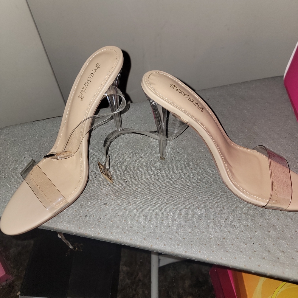 Neutral heels
